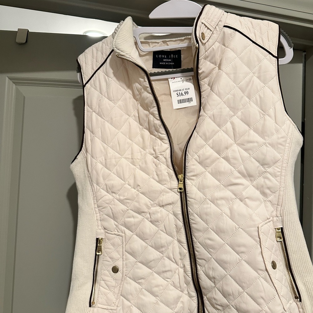 Love Tree Women's Quilted Vest in Cream